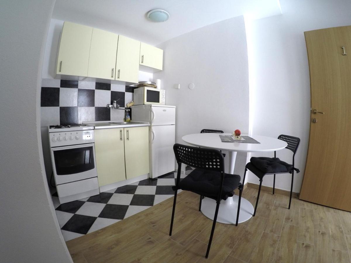 Peach Apartment'S Repic Бибинье Экстерьер фото